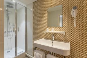 Grand Hotel De La Gare - Room Types and Features