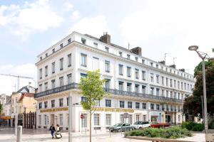Grand Hotel De Lunivers - Amenities and Services