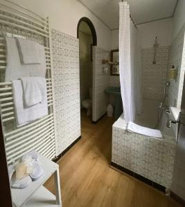 Hostellerie Du Lys - Facilities and Services