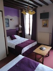 Hostellerie Saint Martin - Logis Hotel and Restaurant - Room Features and Amenities
