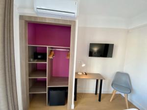 Hotel Courbet - Hotel Facilities and Services