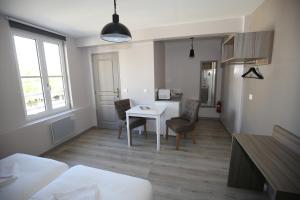 Hotel De France - Guest Ratings and Reviews