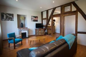 Hotel De La Couronne - Room Types and Amenities