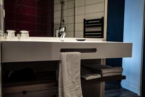 Hotel De Quebec - Dining Options