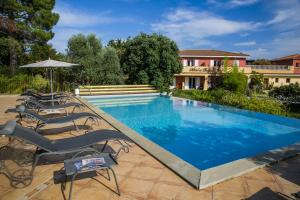 Hotel Du Pont De L'oso - Dining and Breakfast Options