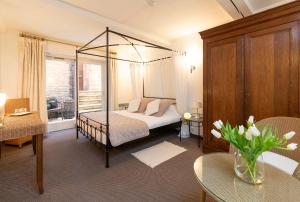 HOTEL JEAN DE BRUGES - Room Types and Options