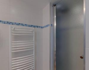 Hotel La Croix Blanche - Dining Options and Services