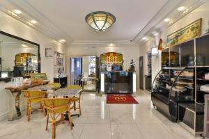 Hotel Le Meurice - Booking and Policies