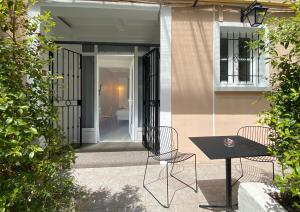 Hotel Molière - Room Types and Rates