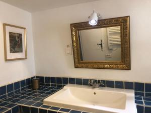 Hôtel Particulier Des Lumières - Dining and Amenities