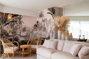 Hotel Residence Chambord in the Heart of Menton - Completely Renovated - Diverse Accommodation Options