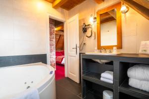 Hotel Restaurant Relais De La Poste - Strasbourg North - Policies and Additional Information