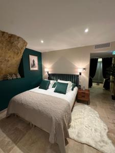 Hotel-Restaurant-Unusual Room Spa - The XII of Luynes - Guest Reviews and Ratings