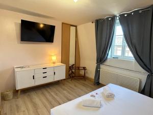 Hotel Spa Le Tosny - Dining Options and Breakfast Selections