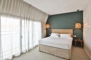 Hotel & Spa Les Roches Noires - Room Types and Availability