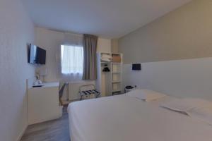Hotel The Originals Bernay Acropole - Room Features and Amenities