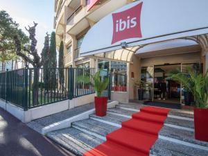 Ibis Cannes Beach La Bocca - Nearby Attractions and Transportation Options