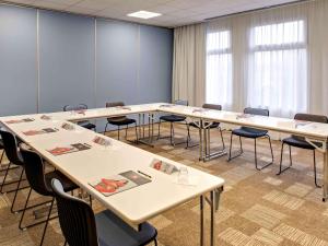 Ibis Clermont Ferrand Montferrand - Room Features and Options