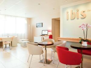 Ibis Senlis - Accessibility