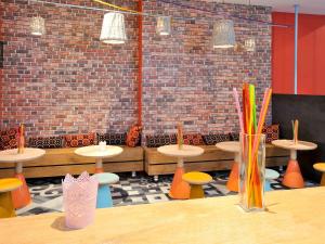 Ibis Styles Lille Centre Grand Place - Dining and Breakfast Options