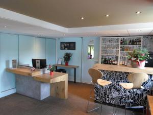 Ibis the Ponds of Monks - Dining and Breakfast Options