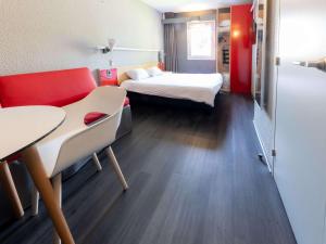 Ibis Vesoul - Room Features and Policies
