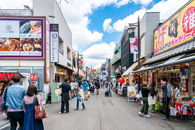 Kamakura: Greedy Gourmet and Temple Tour - Navigating the Streets of Kamakura