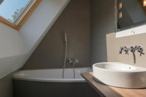 La Ferme Blanche, The Originals Relais - Dining Options