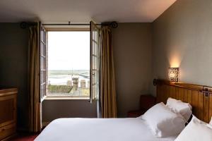 La Mère Poulard - Nearby Attractions