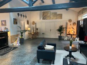 Lescale Des Alpilles - The Sum Up