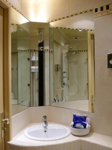 LOGIS - Beautiful Hotel, Lille-West - Dining Options