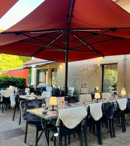 LOGIS HOTEL, CHALETS, and RESTAURANT LES CHATELMINÉS - Amenities and Services Offered