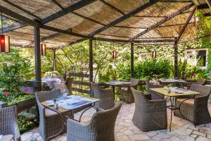 Logis Hotel Le Relais De Comodoliac - Dining Options