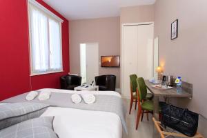Logis Hotel & Restaurant De La Basilique - Dining Options