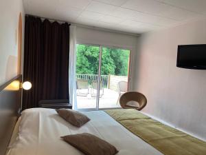 Logis Hôtel & Restaurant - the Relais De Montigny - Check-in and Check-out Information