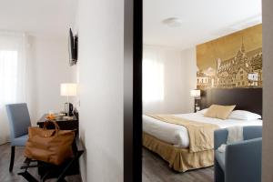 Logis Hôtel - The Room of Amiens - Room Types