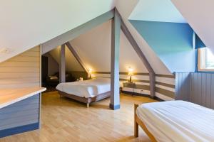 Logis Hôtel Volcan Sancy - Location and Accessibility