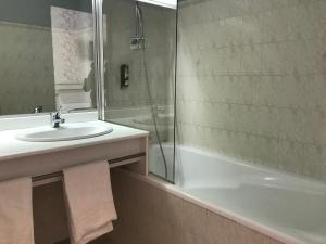 Logis La Villa Des Houx - Amenities and Services Offered