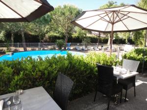 Logis Les Charmilles Chalon-sur-Saône South - Dining Experience