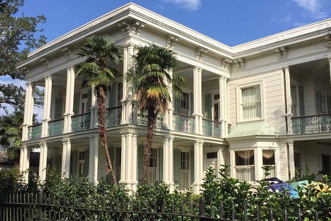 New Orleans Homes of the Rich and Famous Tour of the Garden District - Historical Insights and Anecdotes