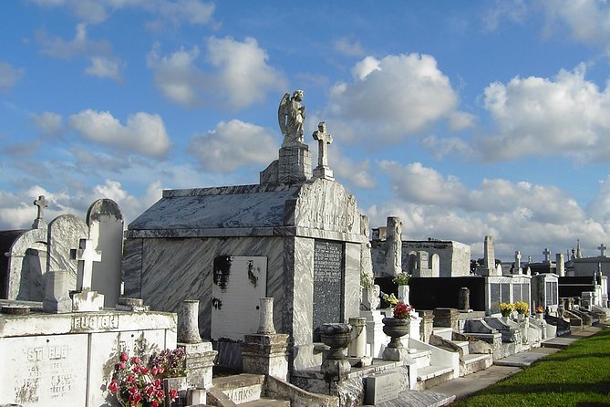 New Orleans Small-Group City and Cemetery Tour With Hotel Pickup - Accessibility and Child Rates