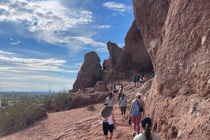 Papago Park Nature Walk With Yoga and Mountain Views - Participant Requirements and Guidelines