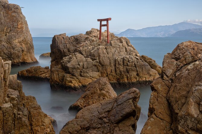 Private 1 Day Tour to Kamakura: Sea, Temples, and Coastal Scenery - Tsurugaoka Hachimangu Shrine