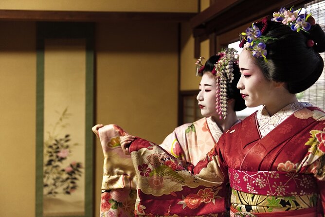 Private Banquet With Maiko and Geiko After Dinner - Meeting and End Points