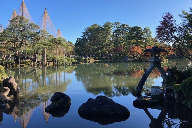 Private Walking Tour: a Kanazawa Garden Exploration - Appreciating the Serene Seisonkaku Villa