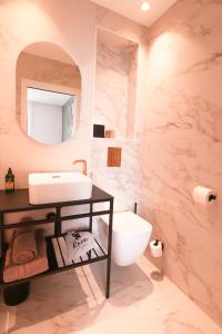 Rosa Hotel - Dining and Breakfast