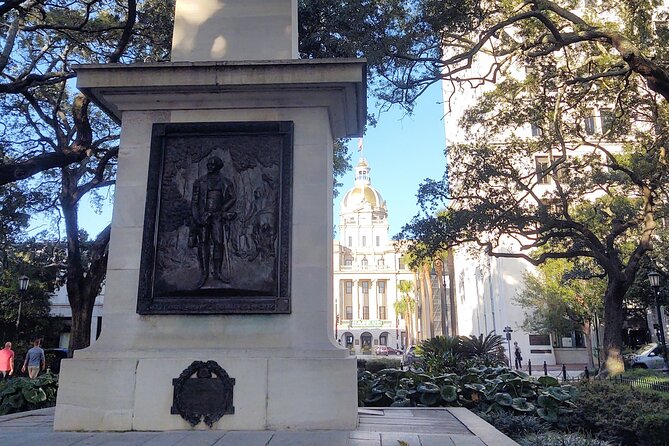 Savannah 101, a History Tour (by Walk With Me Savannah Tours) - Meeting Point and Guide Identification