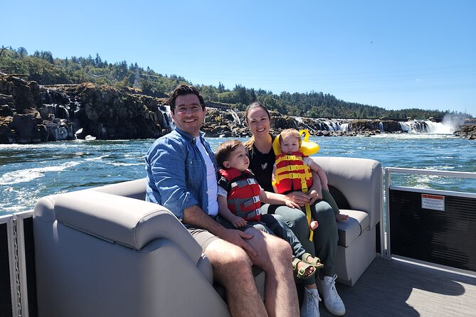 Scenic 2-Hour River Cruise to the Majestic Willamette Falls! - Exploring the Willamette River