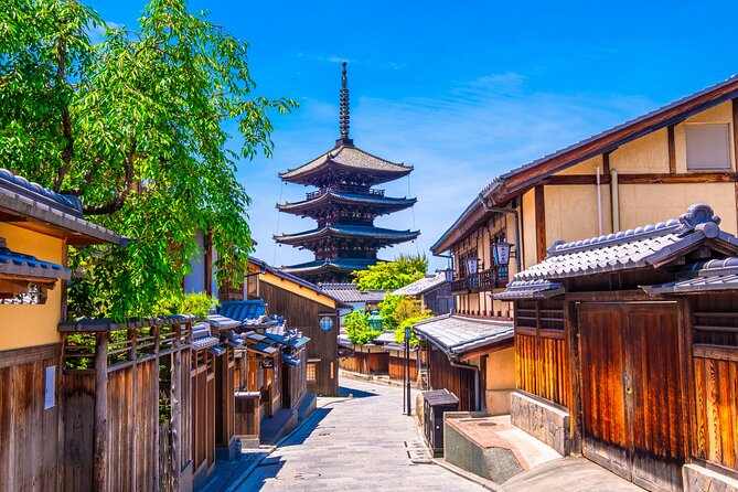 Shimogamo Shrine and Nishiki Market Bus Tour From Kyoto - Nishiki Market