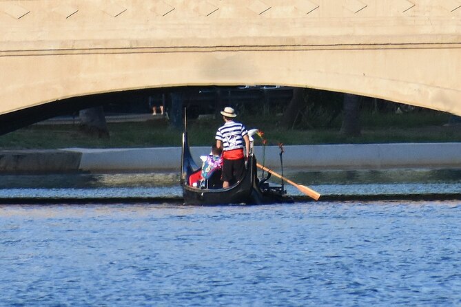 Small Group Venetian Gondola Cruise in Waikiki With Pastries - Traveler Reviews and Recommendations